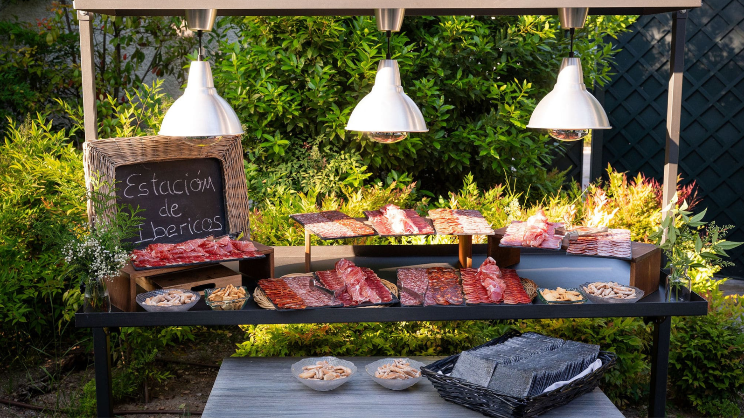 estacion de ibericos en La Quinta de Jarama corner gastro para celebraciones y eventos